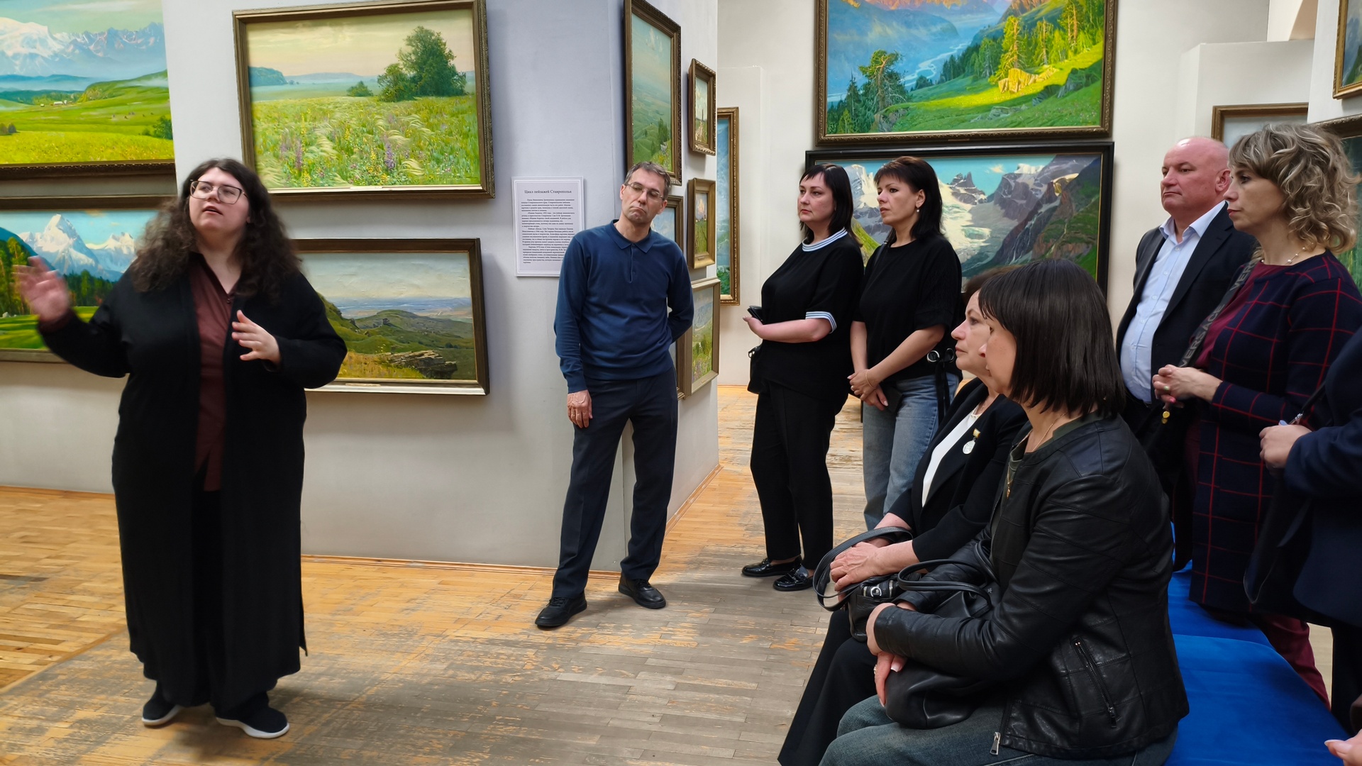 Центр психолого-педагогической помощи населению «Альгис» в галерее П.М. Гречишкина