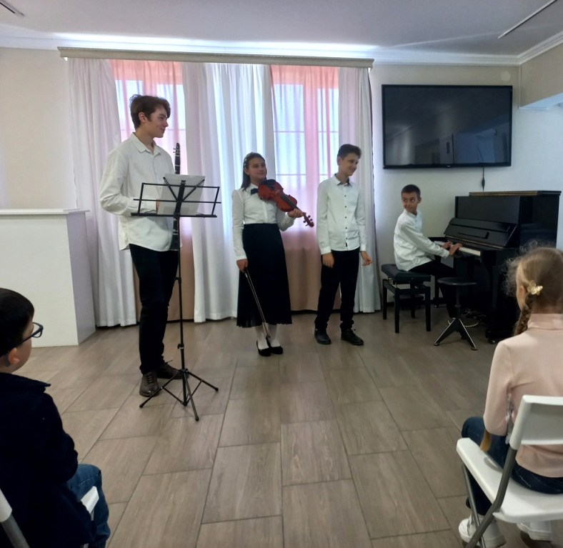 Детский концерт в усадьбе В.И. Смирнова