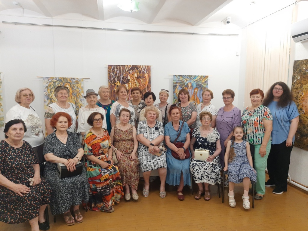 Гости картинной галереи