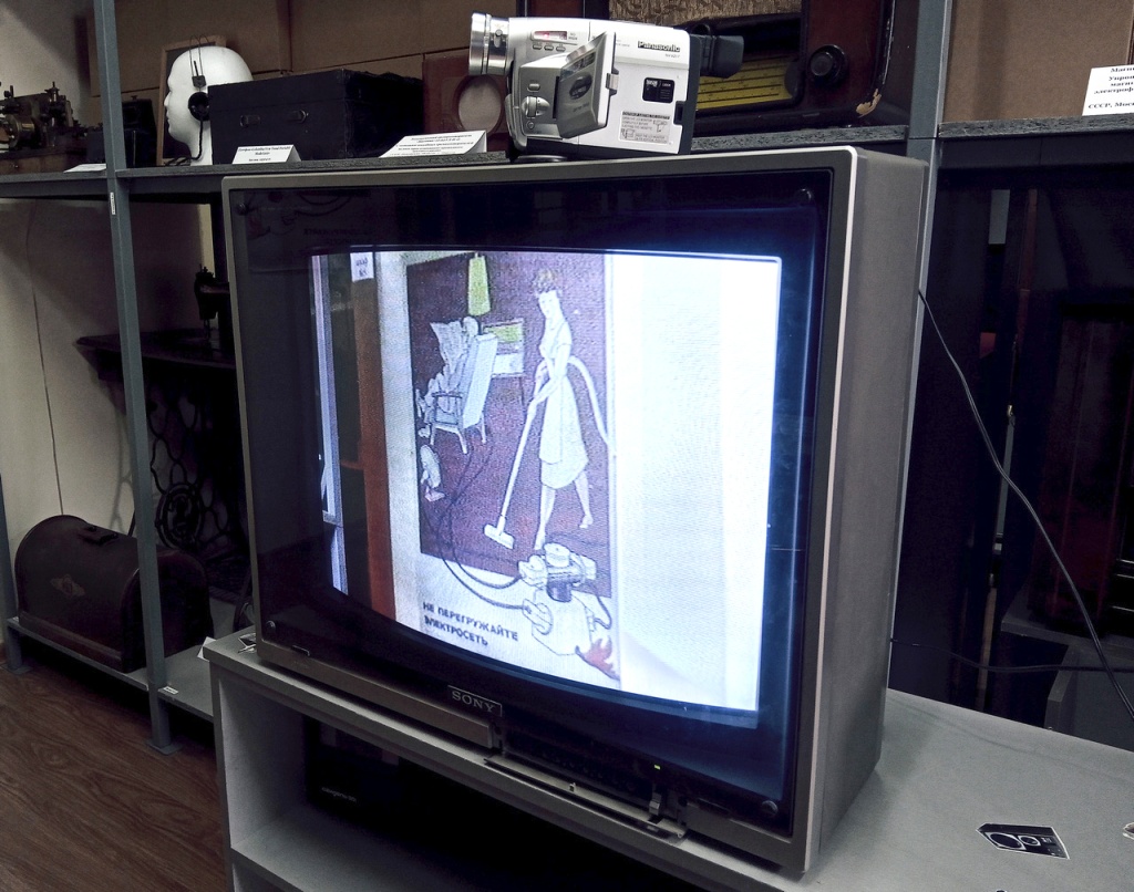 Видеокамера подключена к телевизору.jpg