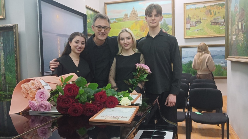 Концерт фортепианной музыки в галерее П.М. Гречишкина