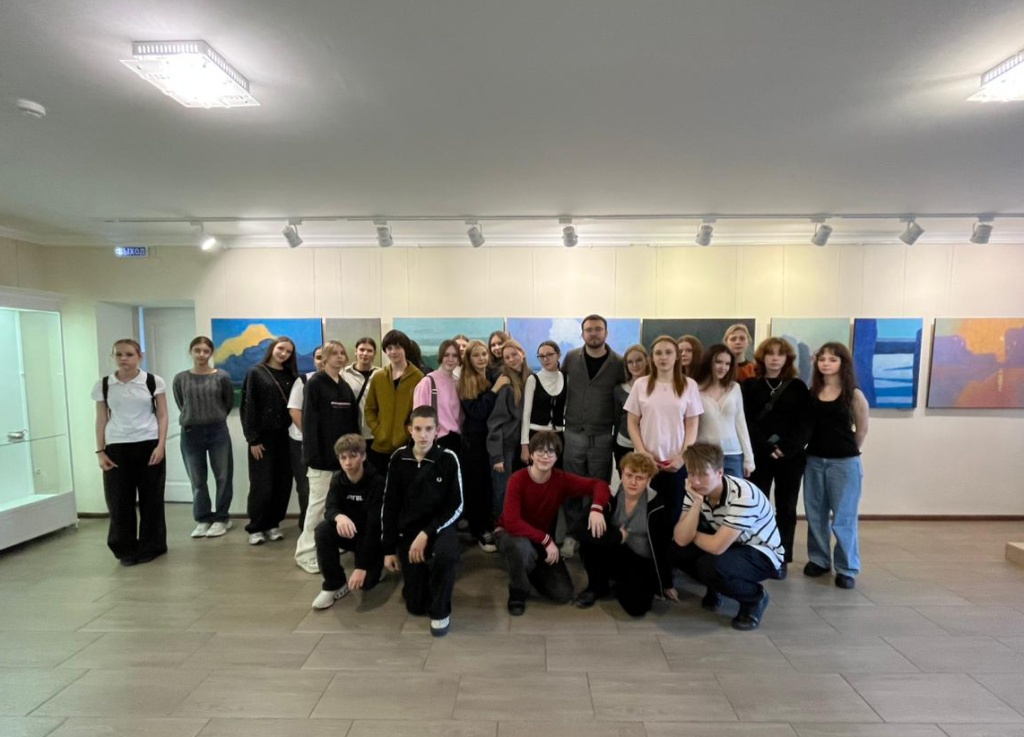 Авторская экскурсия по выставке «Игра света»