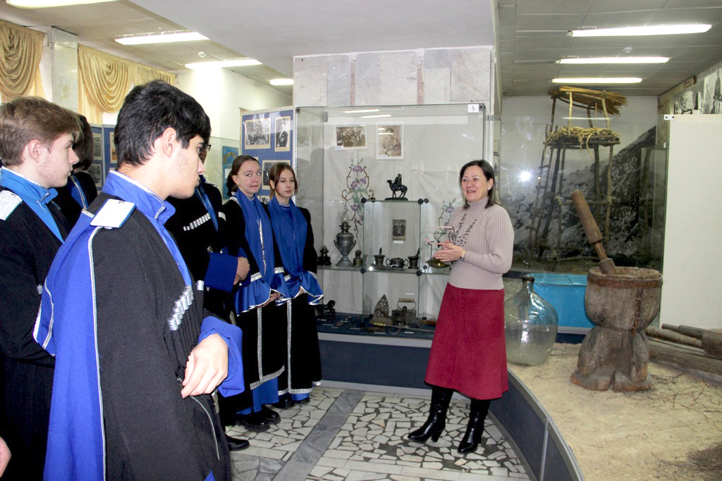 Познавательная программа «Покорение космоса»