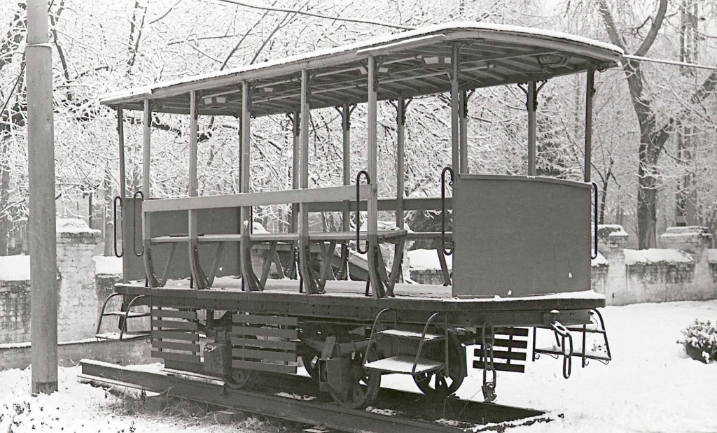 Вагон- босоножка один з первых в Пятигорске.. ныне 1990 г. Фото М.П. Колесникова..jpg