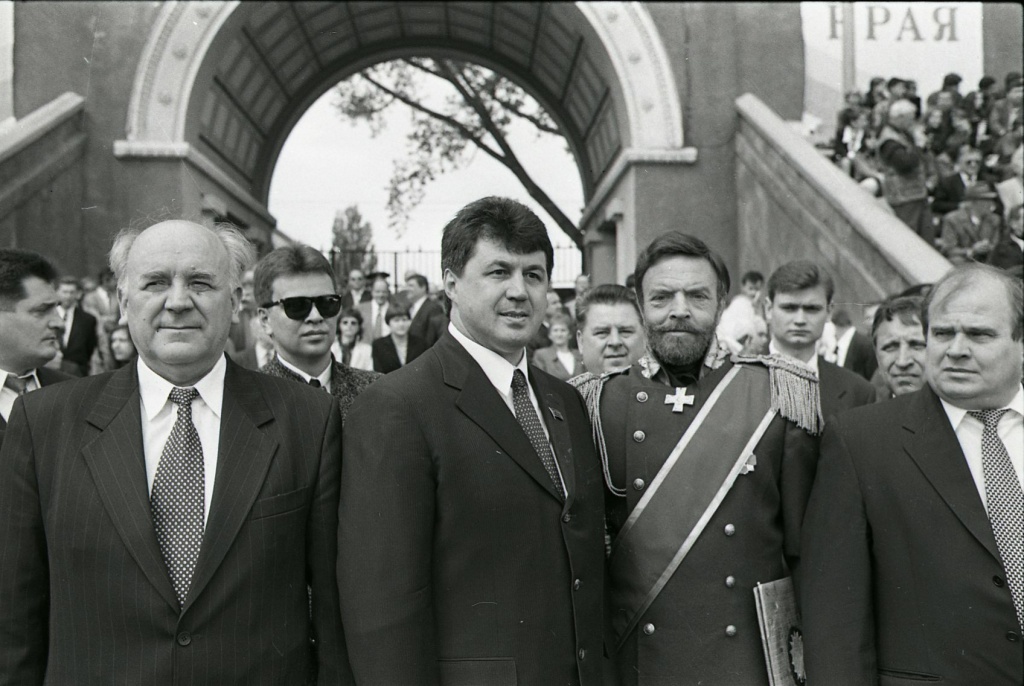 01 М.П.Колесников День края. г.Ставрополь 15.05.1999 г..JPG