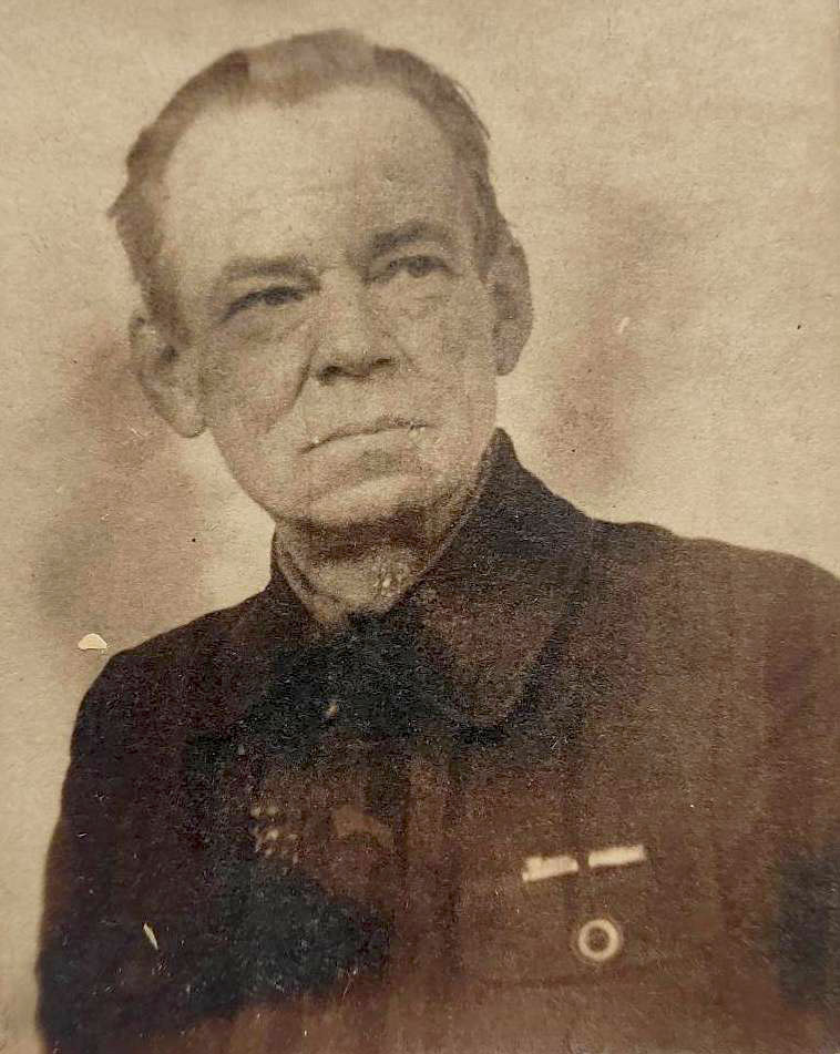 7 Е.Н. Писарев (1899-1962) Заслуженный артист РСФСР (1945 г.) Актер Ставропольского краевого театра драмы (1938-1960 гг.) .jpg