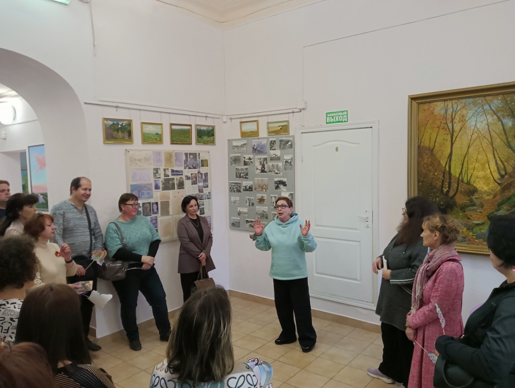 Музейщики края в галерее П.М. Гречишкина