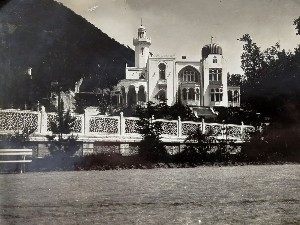 1920-1930-е Санаторий им. Бухарина - бывшая дача эмира Бухарского. Из фондов Ставропольского музея-заповедника.jpg