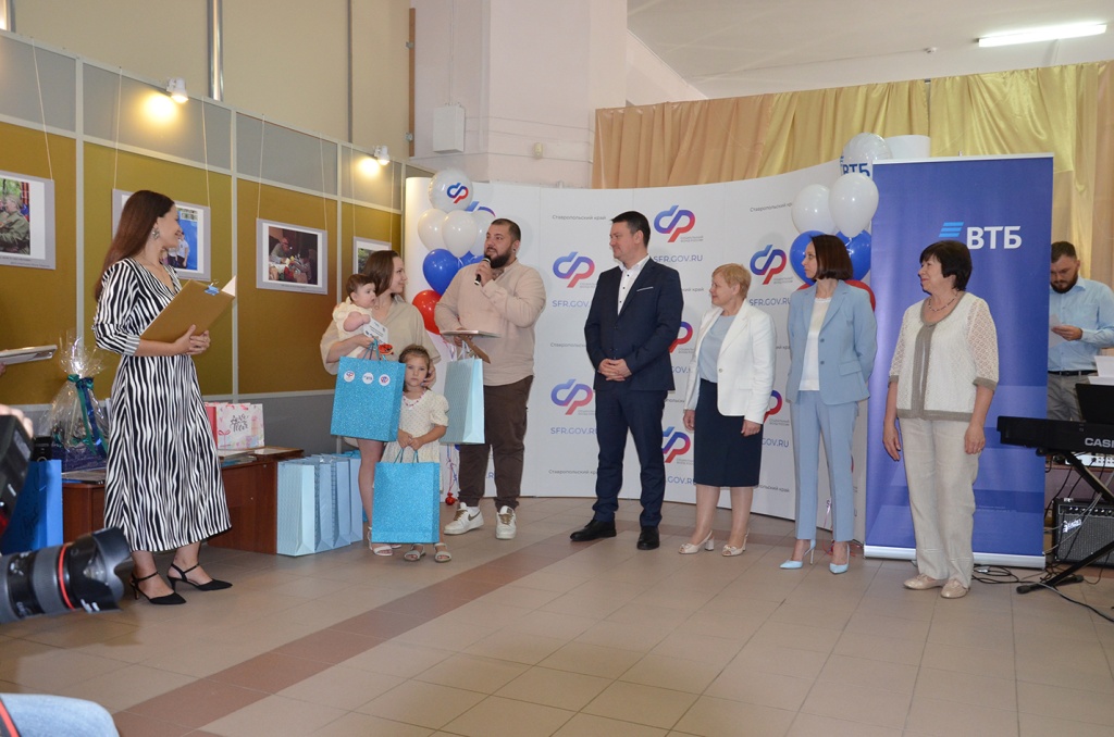 Открытие выставки «Связь поколений»