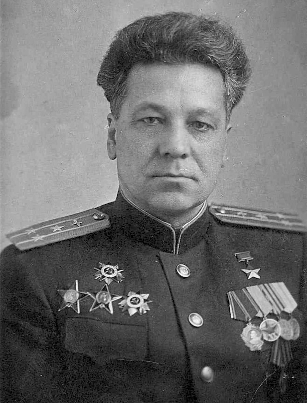 2а Анатолий Васильевич Ляпидевский Герой Советского Союза.jpg
