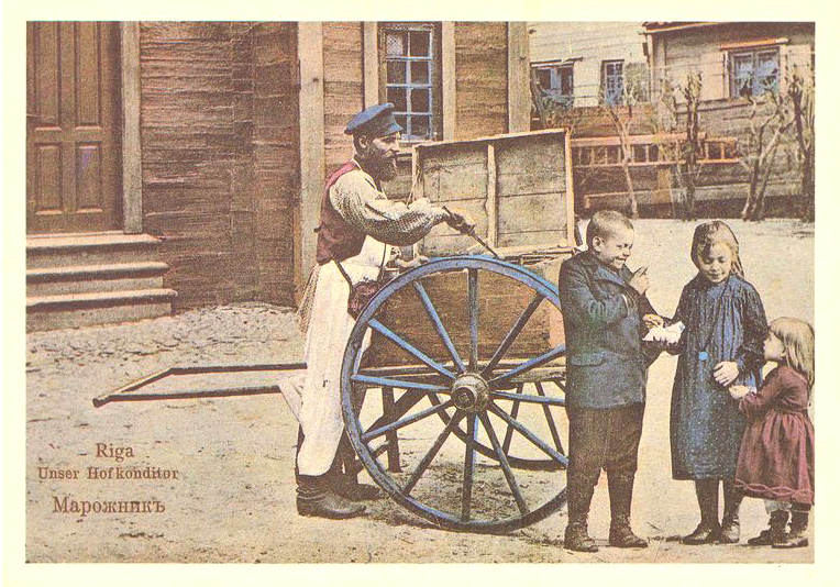 03 Продаевц мооженого начало XX в. Источник Яндекс Дзен.jpg