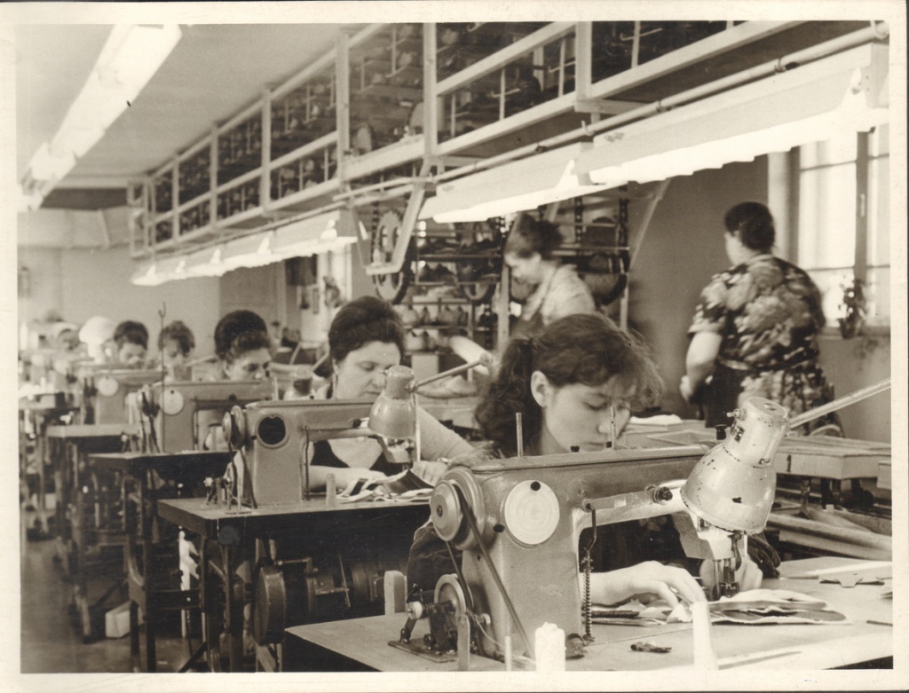 2. Цех 5 Ставропольского кожевенно-обувного объединения Кавказ 1970 г..JPG
