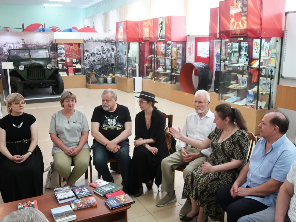 Творческая встреча «Этих дней не смолкнет слава!»