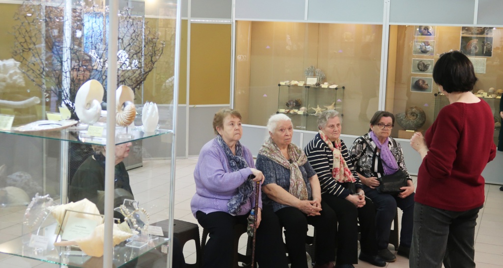 Подопечные Краевого центра соцобслуживания в музее