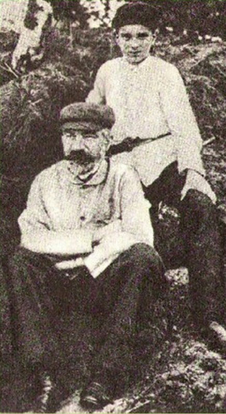 В.Л. Бианки с сыном Виталием.jpg