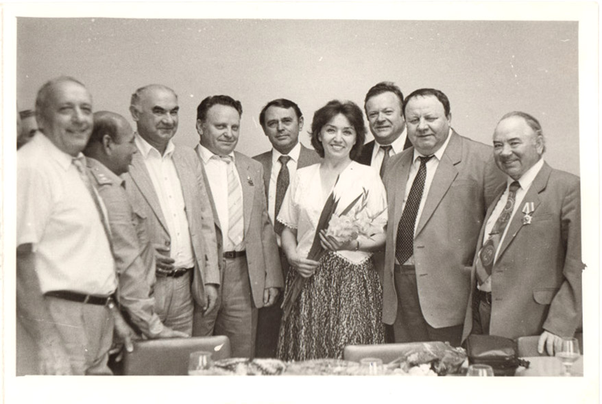 7Г.С. Фатеев (1-й справа) после вручения ордена Дружбы народов. г.Ставрополь 1995 г..jpg